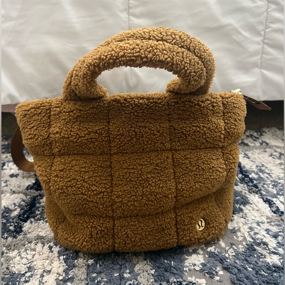 Lululemon tote bag